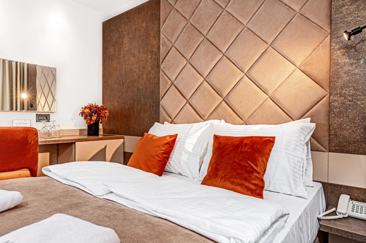 Hotel Ub Aqua Park Ub Eksteriør billede